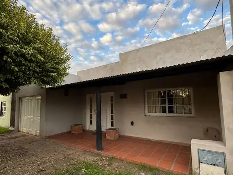 Calle 202 bis entre 33 y 34