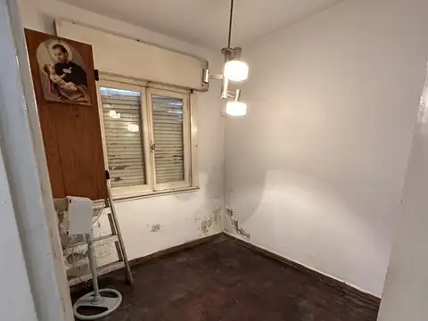 2 CASAS DE 3 AMB. C/UNA CON PATIO ESQUINA Y ANTIESQUINA