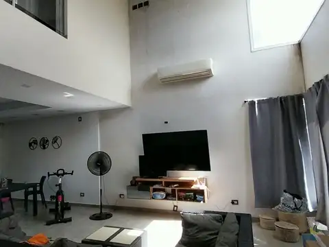 Casa 10 ambientes con 3 baños