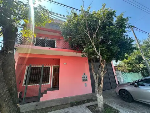 VENTA CHALET DE 5 AMB + 6 DEPTO DE 2 AMB EN BLOCK