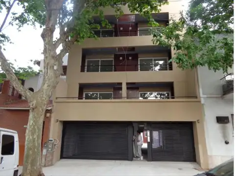 Cochera en Alquiler Cubierta.-