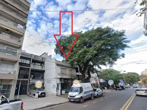 A VALOR Lote: 2 Locales + PH 3 amb.A Reparar 1piso Fte. continua Patio-Quincho y Jardin Parquizado