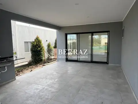 Casa en Venta en Pilar del Este - Santa Elena, USD 163.000