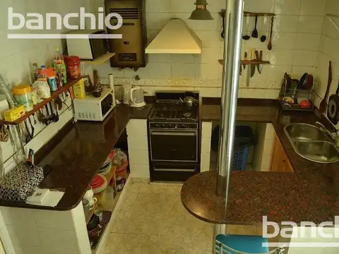 Venta Casa 2 Dormitorios y Local - Centro