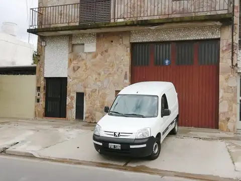 DEPARTAMENTO 2 DORMITORIOS CON BALCON GARIBALDI 1676 PLANTA ALTA