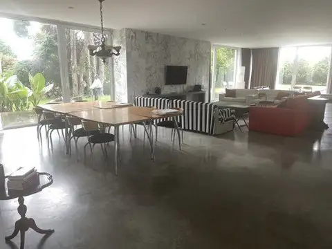 Casa Monoambiente con 6 baños