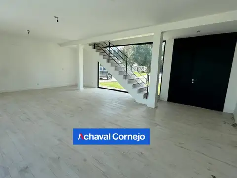 Casa 6 ambientes con 3 baños