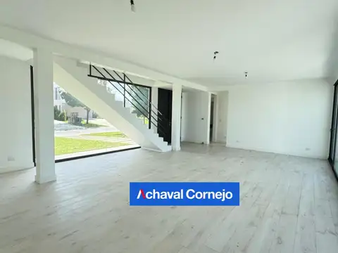 Casa en Venta al Este