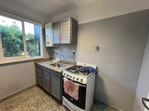 GRAN AMBIENTE EN NICARAGUA AL 4700 - FRENTE IMPECABLE VISTA ABIERTA TODO SOL