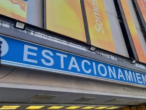 Cochera a metros de Libertador e Inst. Fleni