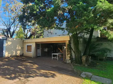 Casa 5 ambientes con 4 baños