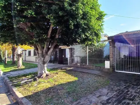 EXCELENTE PROPIEDAD EN CASTELAR NORTE