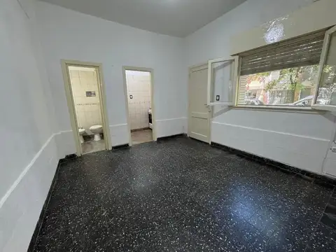 Oficina en Alquiler en Ramos Mejia, $ 450.000