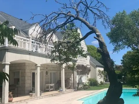 Casa 6 ambientes con 6 baños