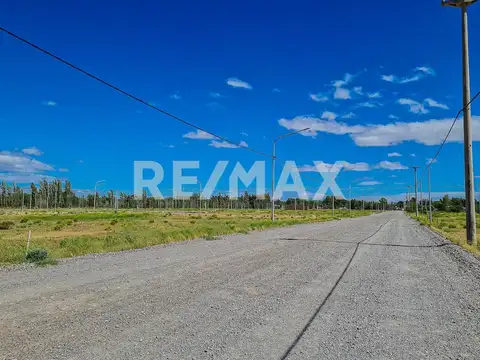 EN VENTA TERRENO TODOS LOS SERVICIOS LA HERRADURA