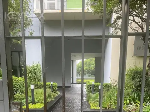 Cochera cubierta privada en Villa Crespo en Serrano al 200