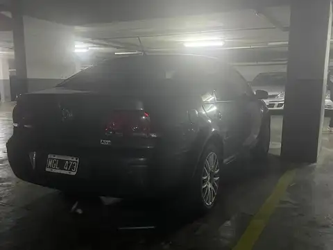 Cochera cubierta privada en Villa Crespo en Serrano al 200