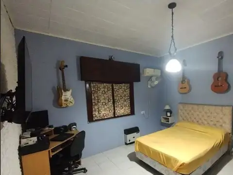 CASA AMERICANA DE 4 AMB. EN RAMOS MEJIA