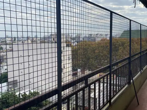 Campana 2400, Piso 7