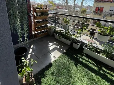 Disponible 01-Febrero 2026 2 AMBIENTES Con Balcon al Fte