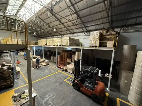 Galpon en Alquiler 17  mts Frente