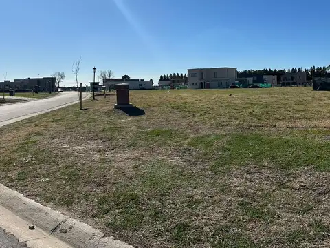 Terreno en Venta 30  mts Fondo