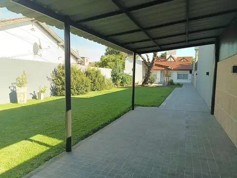 Casa de cinco ambientes en Glew