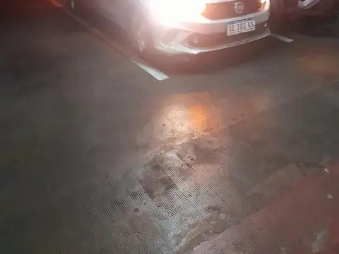 VENTA COCHERA EXCELENTE UBICACION MICROCENTRO