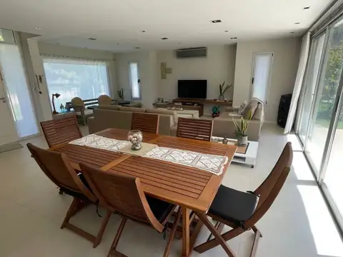 Casa en Alquiler Temporal en Pinamar, $ 0