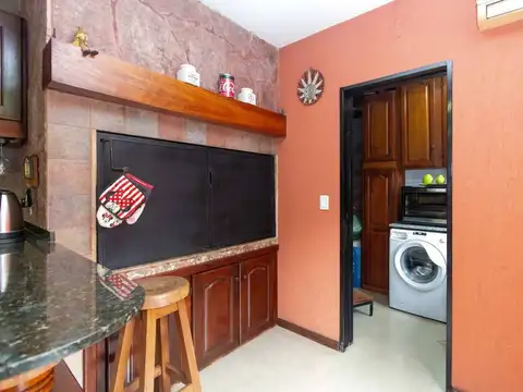 Casa 5 ambientes con 3 baños