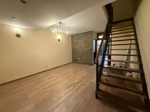 Triplex 4 Ambientes en Venta en San Andrés (Zona Agustiniano)