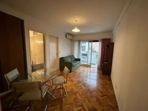 Excelente monoambiente en alquiler a una cuadra del barrio de cabaliito y Av Pedro Goyena.