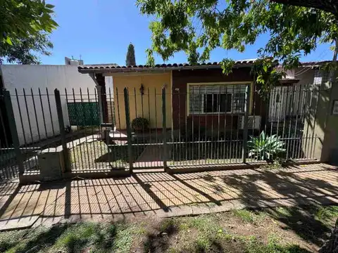 CASA DE 3 AMBIENTES EN VENTA - VILLA TESEI