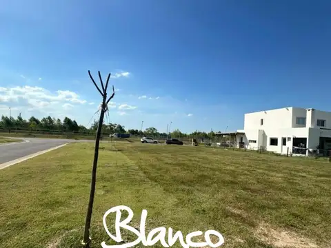 Terreno en Venta de 704,0 m2