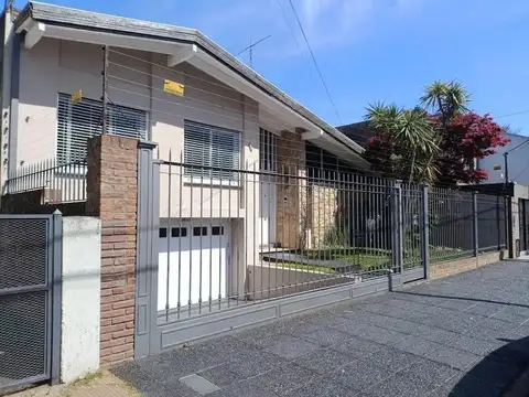 Importante casa en Quilmes residencial reciclada a nuevo
