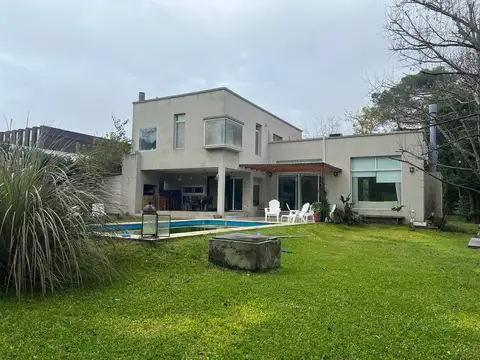VENTA CASA B. "LOS ROBLES" ING MASCHWITZ con renta