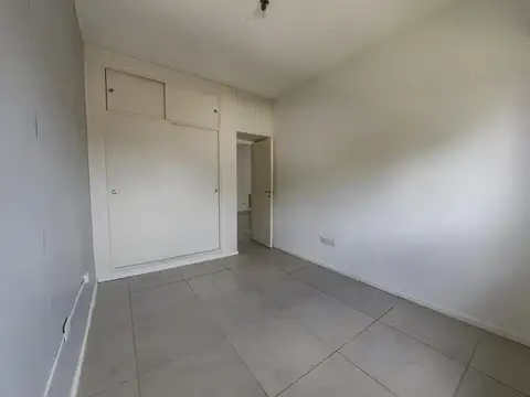 Departamento 3 ambientes con balcón en Monte Castro