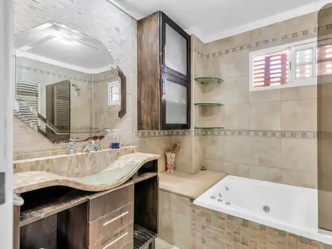 VENTA CASA 6 AMBIENTES VILLA ARIZA PILETA QUINCHO