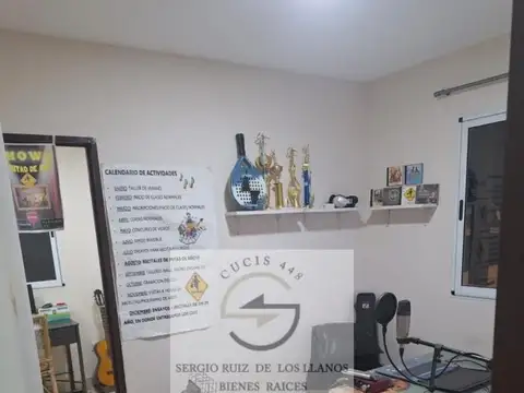 Casa en Venta con 2 cocheras