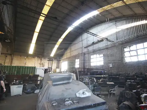 Deposito 1600m2 cub   5 oficinas - zonificación ID