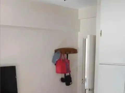 Castro Barros 1000 , Piso 4