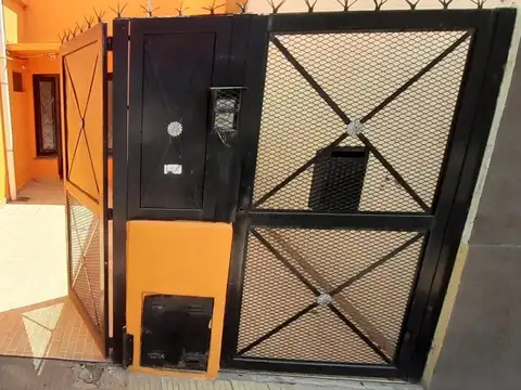 Departamento 2 Ambiente  Juan B Justo 5426 Launs