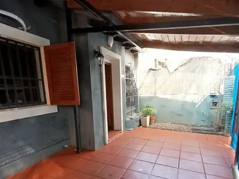 Casa 4 ambientes con 1 baño