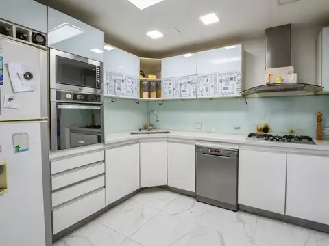 Casa 5 ambientes con 2 baños