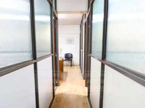 Oficina 5 ambientes con 1 baño