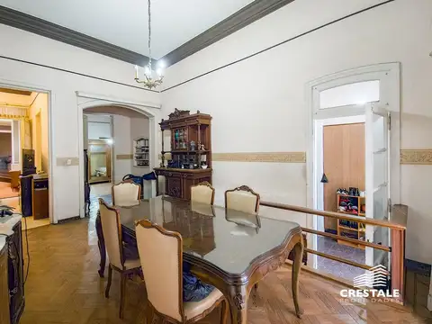 Casa 7 ambientes con 1 baño