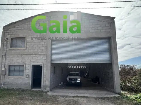 Galpón con oficinas