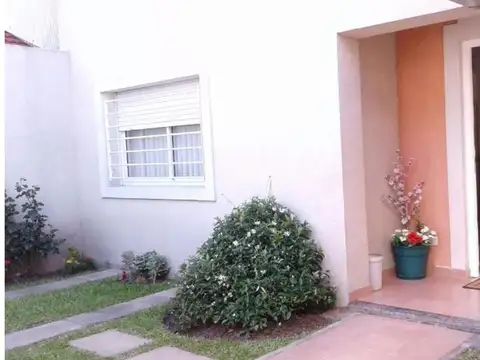 Depto Tipo Casa en Venta en Villa Pueyrredon, USD 230.000