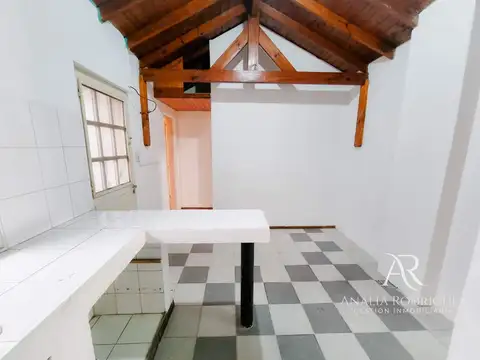 VENTA – VIVIENDA MULTIFAMILIAR – 3 DEPARTAMENTOS – SIN EXPENSAS – VILLA ADELINA