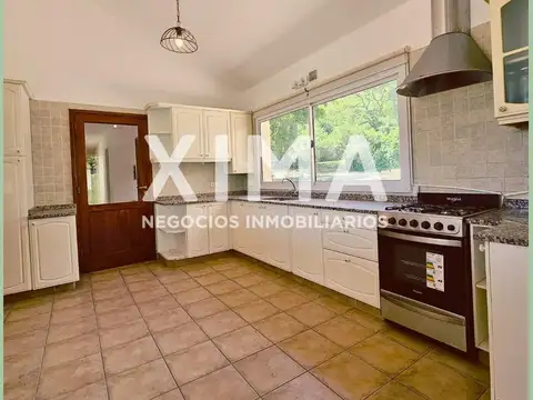 Casa en Alquiler de 3 dormitorios